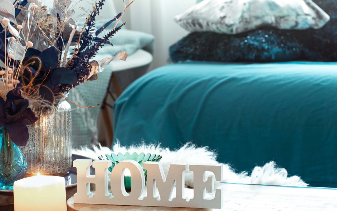 Tessili e profumi perfetti per la camera da letto in ogni stagione